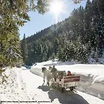Bischofsmuetze Hotel 4*