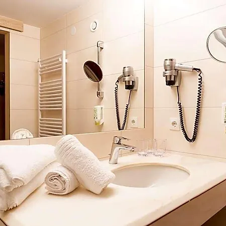 Bischofsmuetze Otel Filzmoos